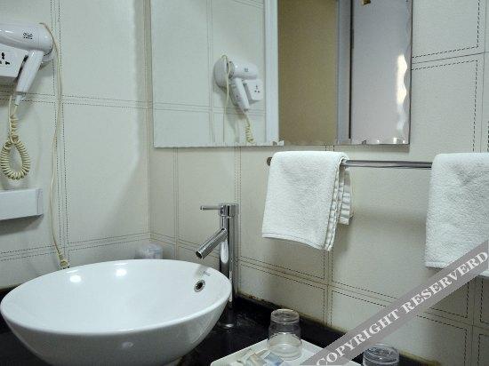Чжэнчжоу: Dengfeng Yibaiyuan Hotel