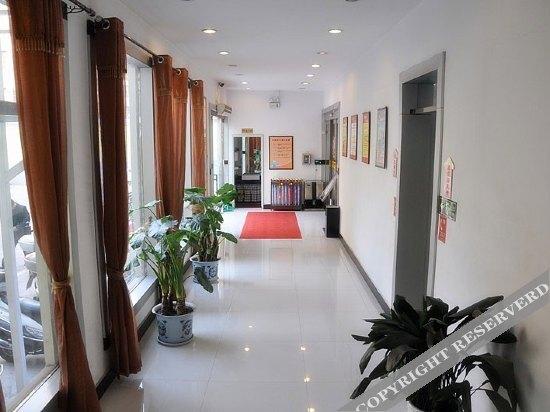 Чжэнчжоу: Dengfeng Yibaiyuan Hotel