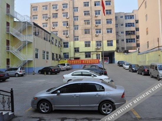 Чжэнчжоу: Dengfeng Yibaiyuan Hotel