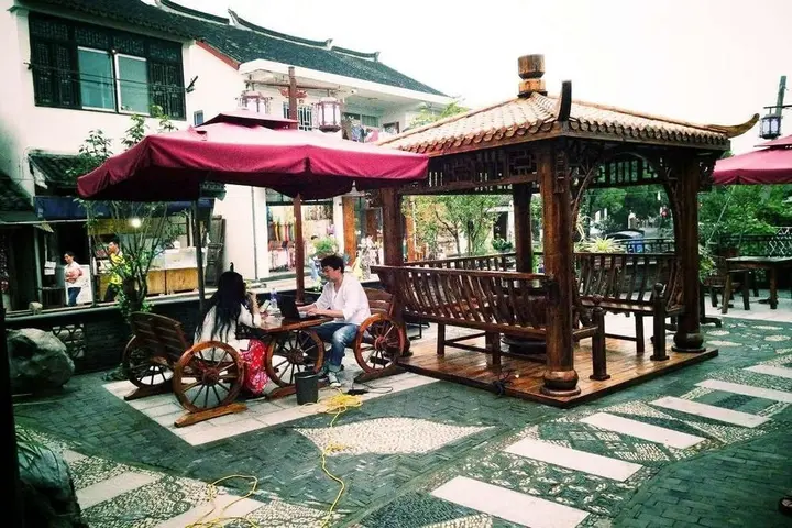 Шанхай: Zhouzhuang Shuangqiao Jubaoxuan Riverside Garden Inn