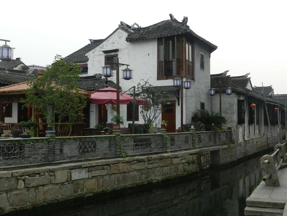 Шанхай: Zhouzhuang Shuangqiao Jubaoxuan Riverside Garden Inn