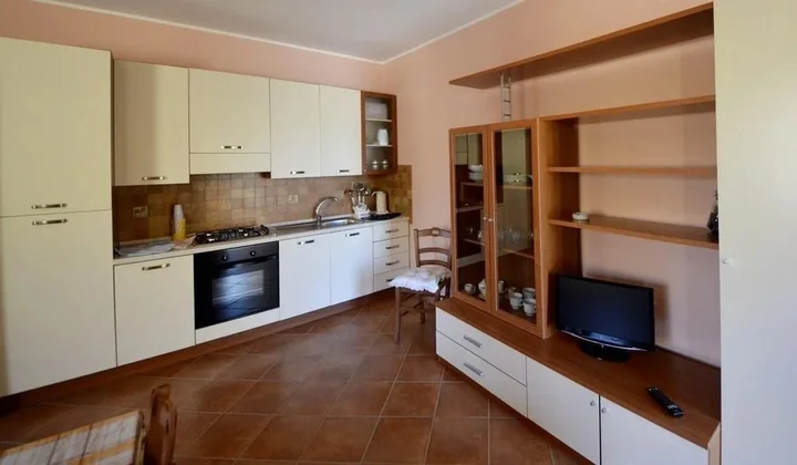 Линьи: Labour Building Commercial Hotel