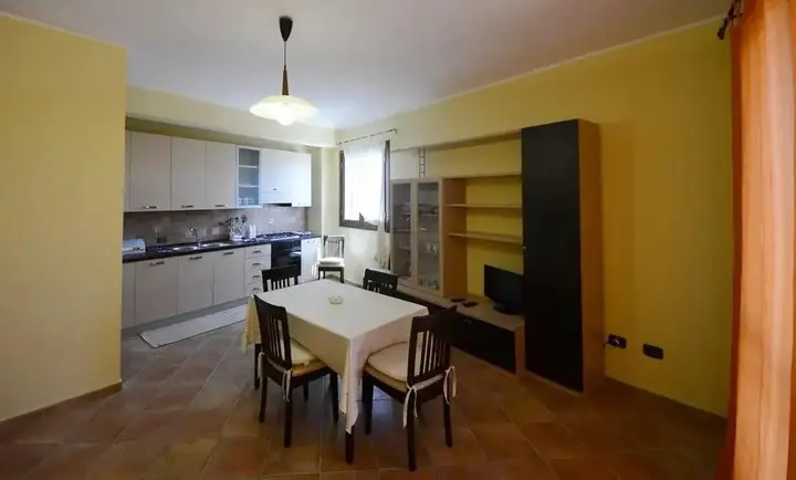 Линьи: Labour Building Commercial Hotel