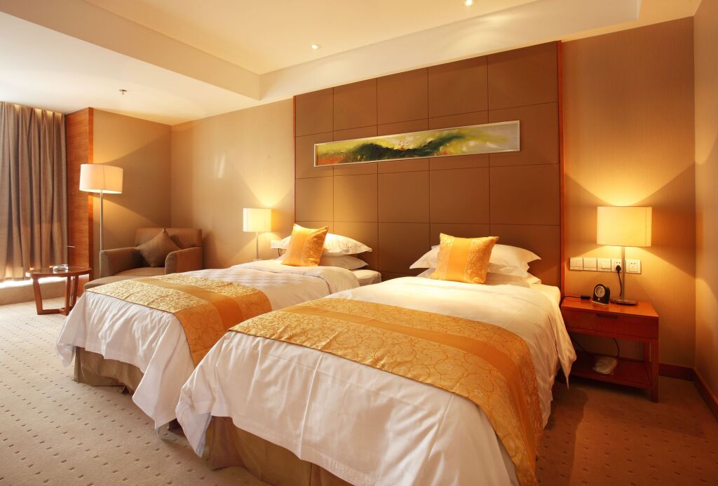 Уси: Noble Crown Hotel