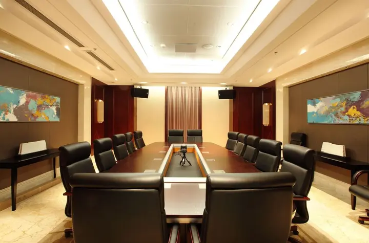 Уси: Noble Crown Hotel