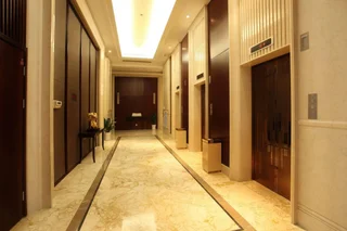Уси: Noble Crown Hotel