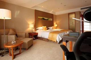 Уси: Noble Crown Hotel