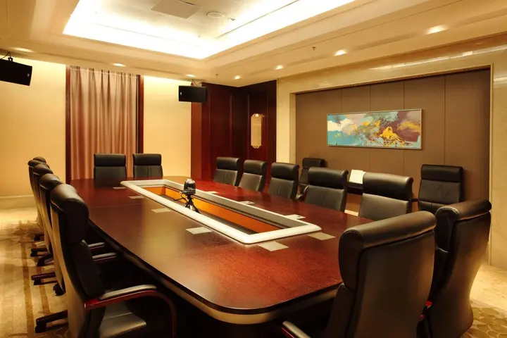 Уси: Noble Crown Hotel