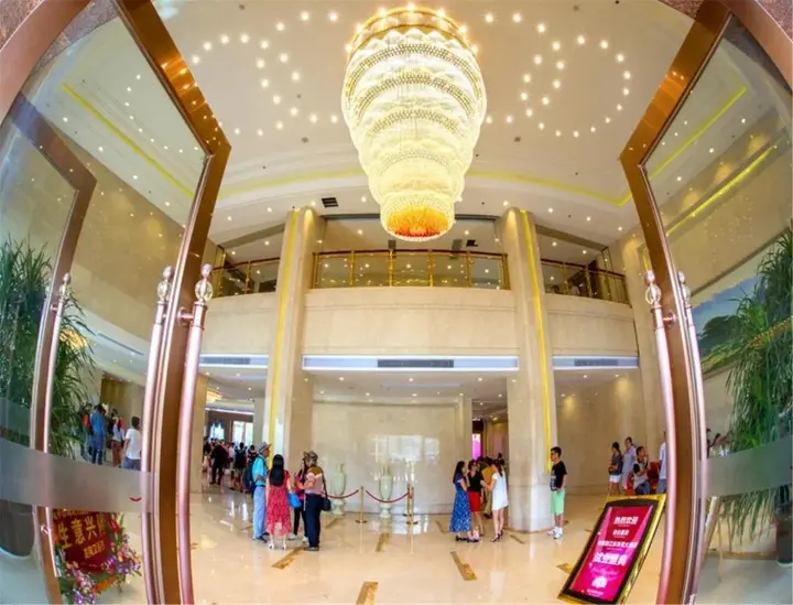 Янгиианг: Yangjiang Dongping Pearl Bay Hotel