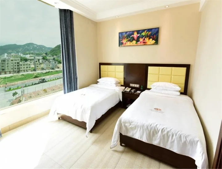 Янгиианг: Yangjiang Dongping Pearl Bay Hotel