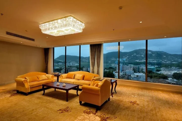 Янгиианг: Yangjiang Dongping Pearl Bay Hotel