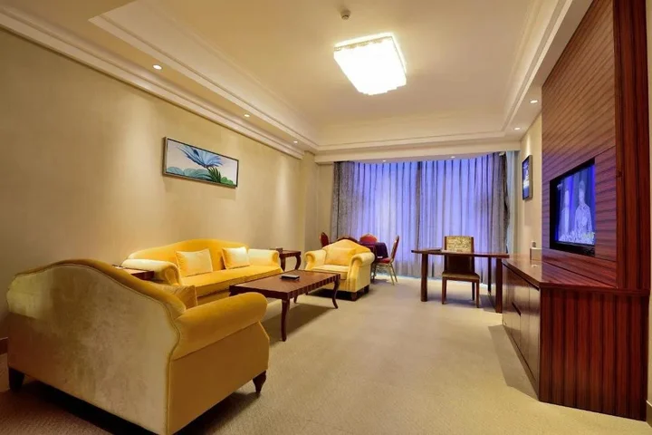 Янгиианг: Yangjiang Dongping Pearl Bay Hotel