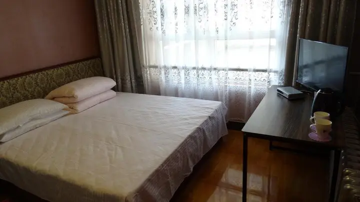 Хулун-Буир: Yingze Hotel