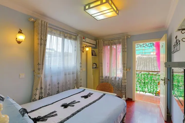 Цзясинь: Ink Painting Impression Xitang Beautiful Garden Hostel