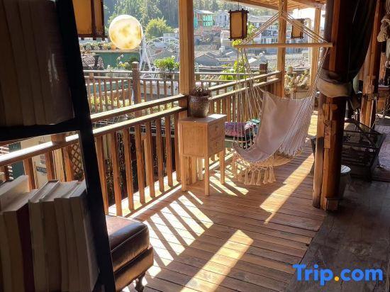 Баошань: Floral Hotel·Our Yard Hotel（tengchong）