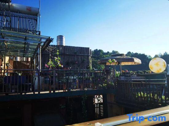 Баошань: Floral Hotel·Our Yard Hotel(tengchong)