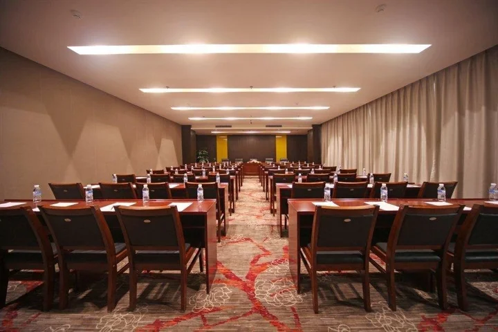 Баошань: Oriental Xuanyi Holiday Hotel