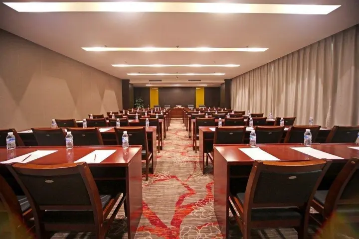 Баошань: Oriental Xuanyi Holiday Hotel