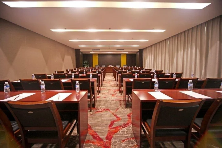 Баошань: Oriental Xuanyi Holiday Hotel