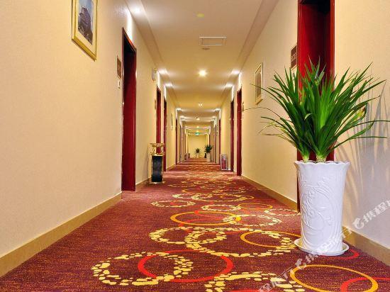 Цзинань: Jinan Tiandi Renhe Business Hotel Luo'an Road