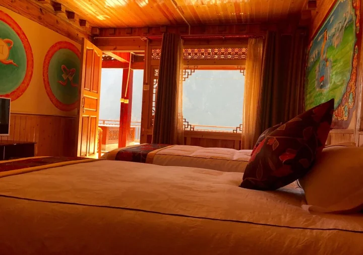 Шангри-Ла: Tibet Guset House Tiger Leaping Gorge Shangrila