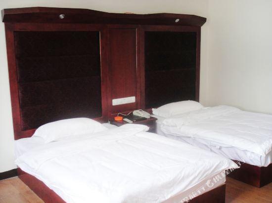 Цзинхун: Tianyue Business Hotel
