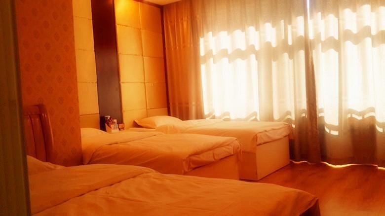 Хулун-Буир: Longfeng Theme Hotel Hulunbuir