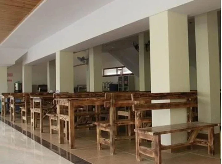 Цзинхун: Xishuangbanna Zhongrui Business Hotel