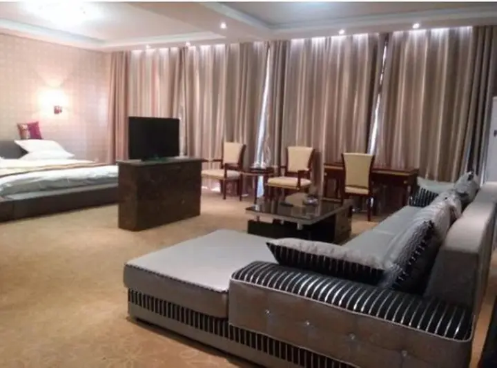 Цзинхун: Xishuangbanna Zhongrui Business Hotel