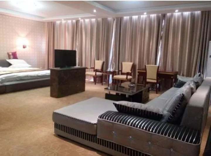 Цзинхун: Xishuangbanna Zhongrui Business Hotel