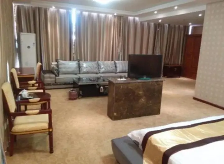 Цзинхун: Xishuangbanna Zhongrui Business Hotel