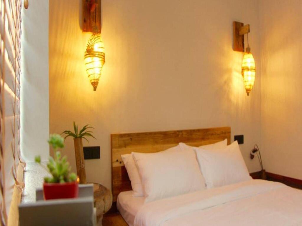 Гуйлинь: Zen Tea House Guilin Seven Stars Park