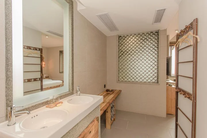 Гуйлинь: Zen Tea House Guilin Seven Stars Park