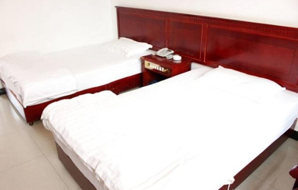 Цзинхун: Jinghong Yuerongzhuang Hotel