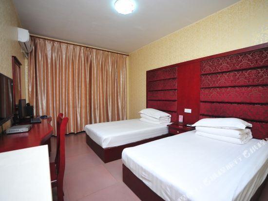 Цзинхун: Qinjia Hotel