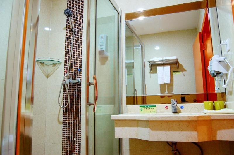 Дунгуань: 8 Inns Dongguan Chang'an Xiagang Branch