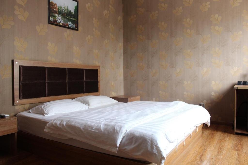 Хулун-Буир: Fucheng Guest House