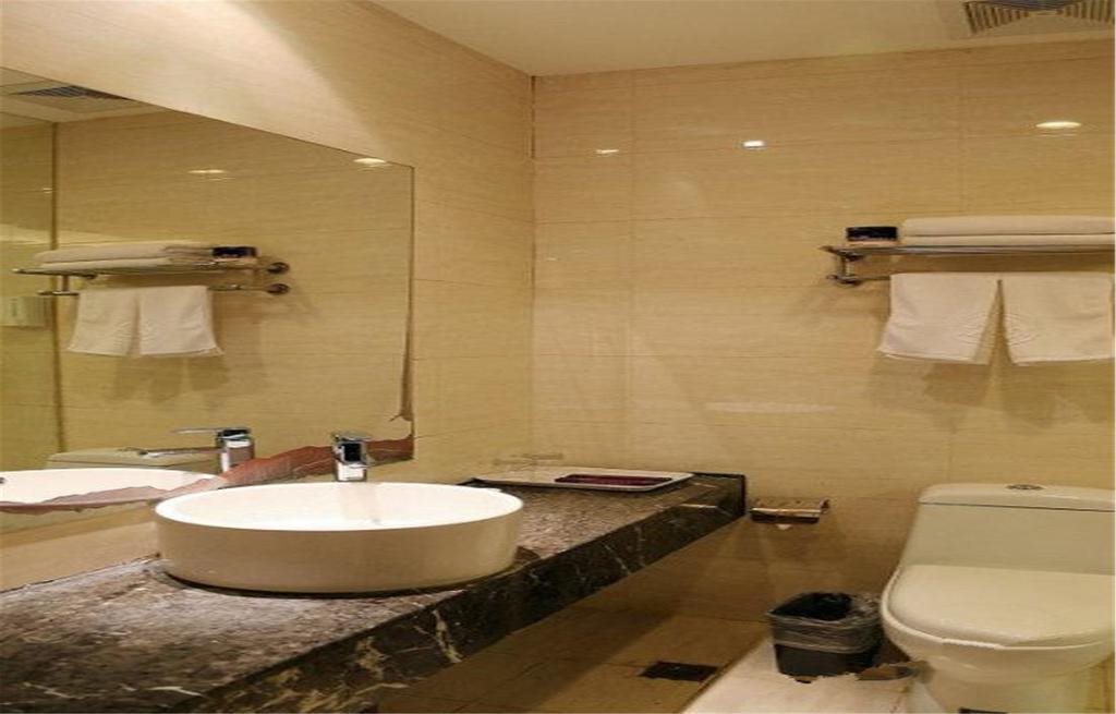 Пекин: BeiJing jinziyin business hotel