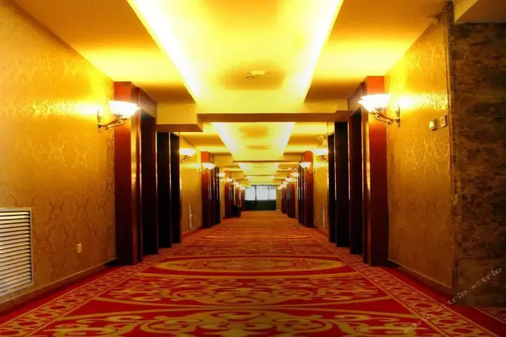 Хулун-Буир: Qianhao Hotel