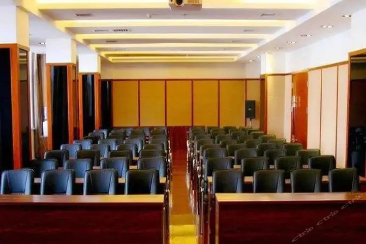 Хулун-Буир: Qianhao Hotel
