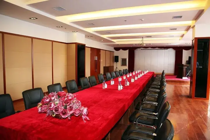 Хулун-Буир: Qianhao Hotel