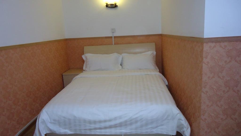 Хулун-Буир: Longhe Express Hotel