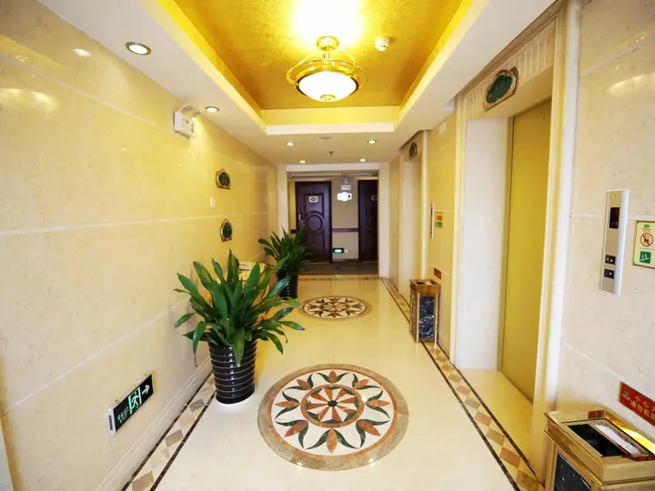 Наньнин: Vienna Hotel Nanning Train Station