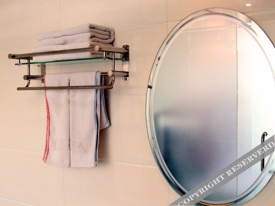Иньчуань: Fengcheng Yijia Business Hotel