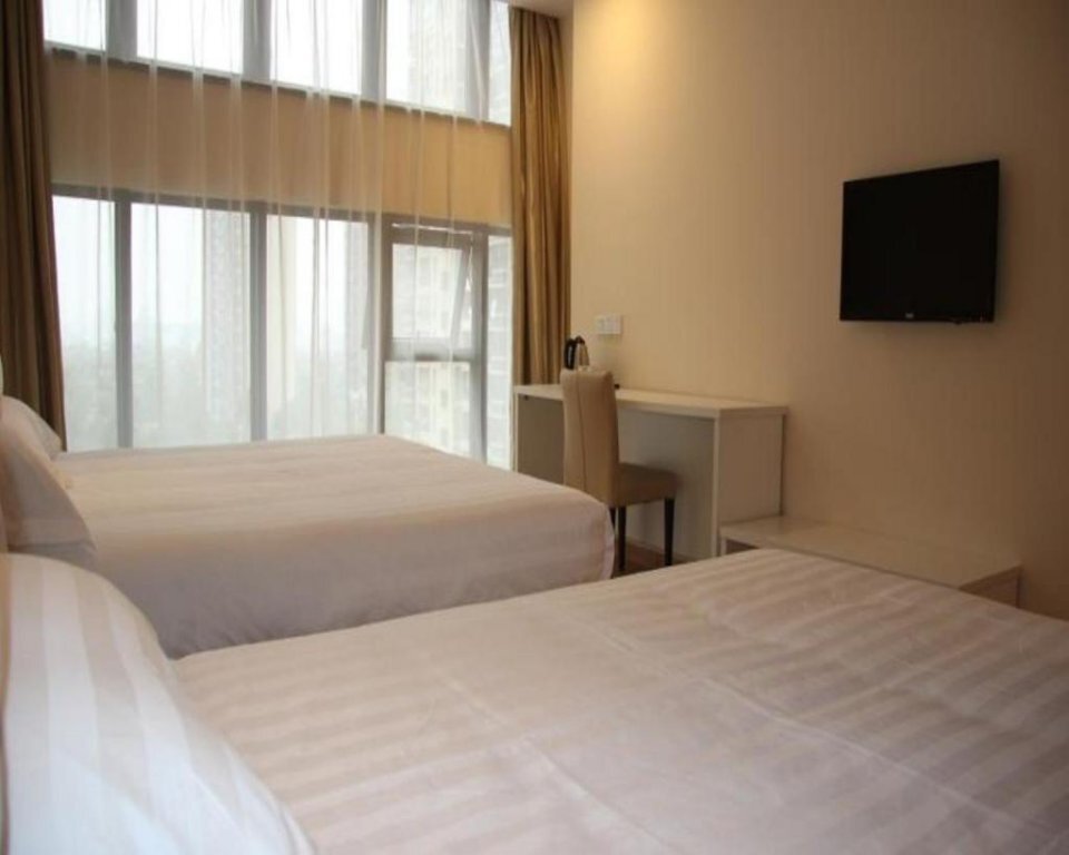 Шанхай: Hanting Express Jiading Middle Dengliu Road