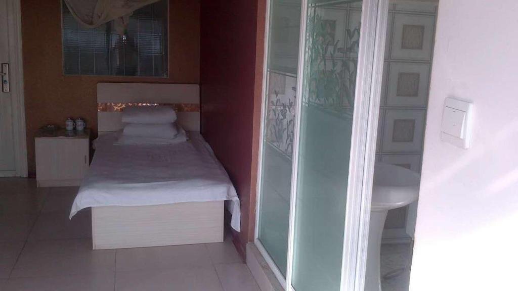 Хулун-Буир: Grassland Phoenix Business Inn