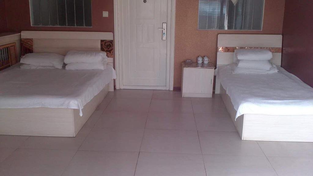 Хулун-Буир: Grassland Phoenix Business Inn