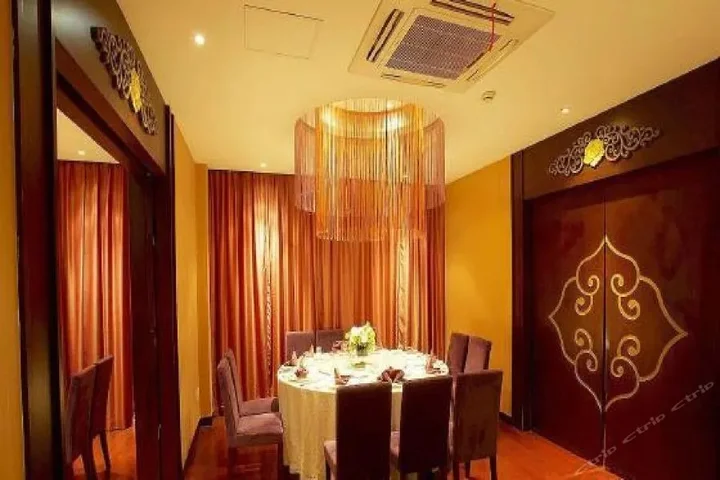 Шанхай: Yue Hotel