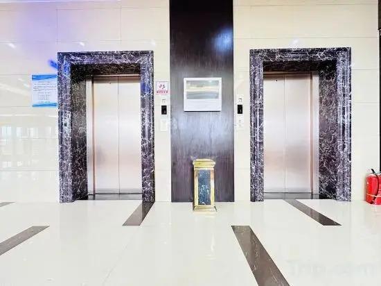 Хулун-Буир: Century Hotel