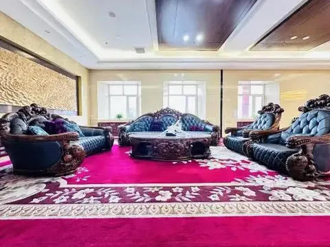 Хулун-Буир: Century Hotel